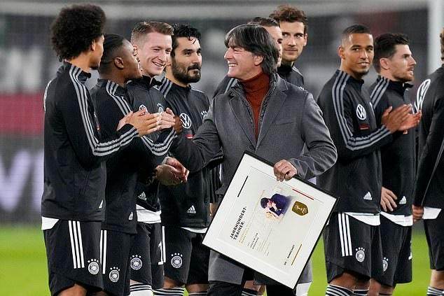 1636678614271007405.jpg 50374717-0-image-a-5_1636670041568.jpg